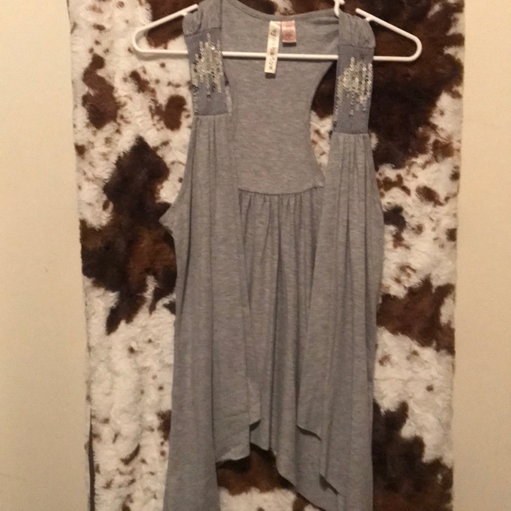 Woman’s medium grey with sequin komno